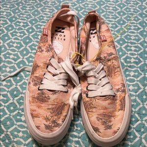 Billabong Women's Patterned Canvas Sneakers